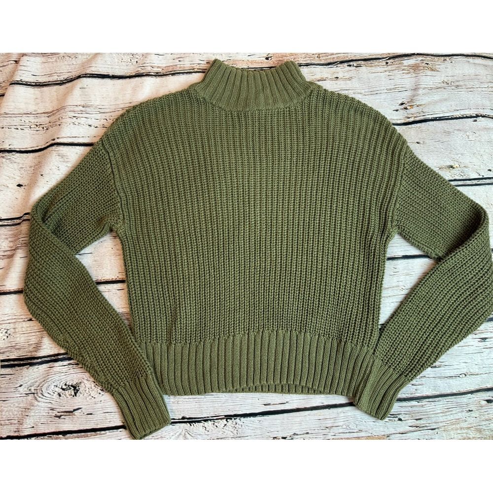 H&M‎ green cropped sweater Sz small